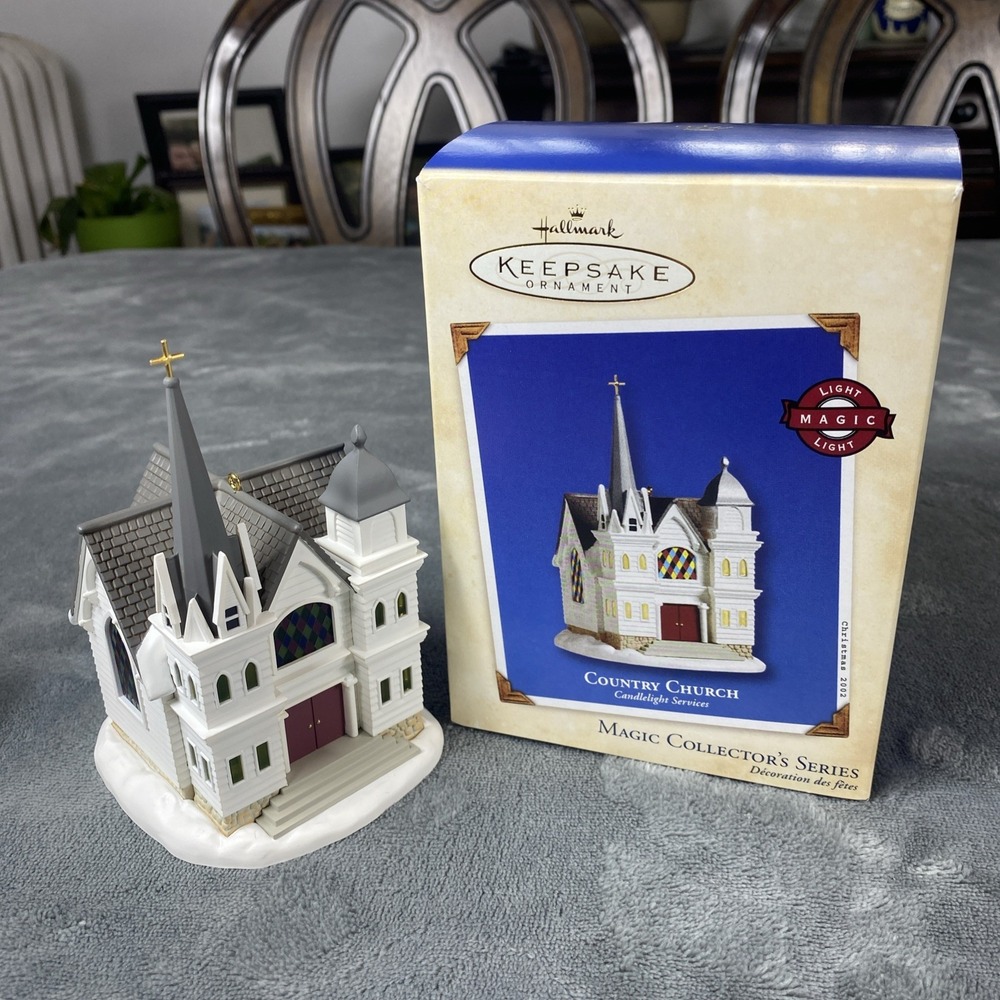 2002 Hallmark Magic Country Church Christmas‎ Ornament Candlelight Lighted